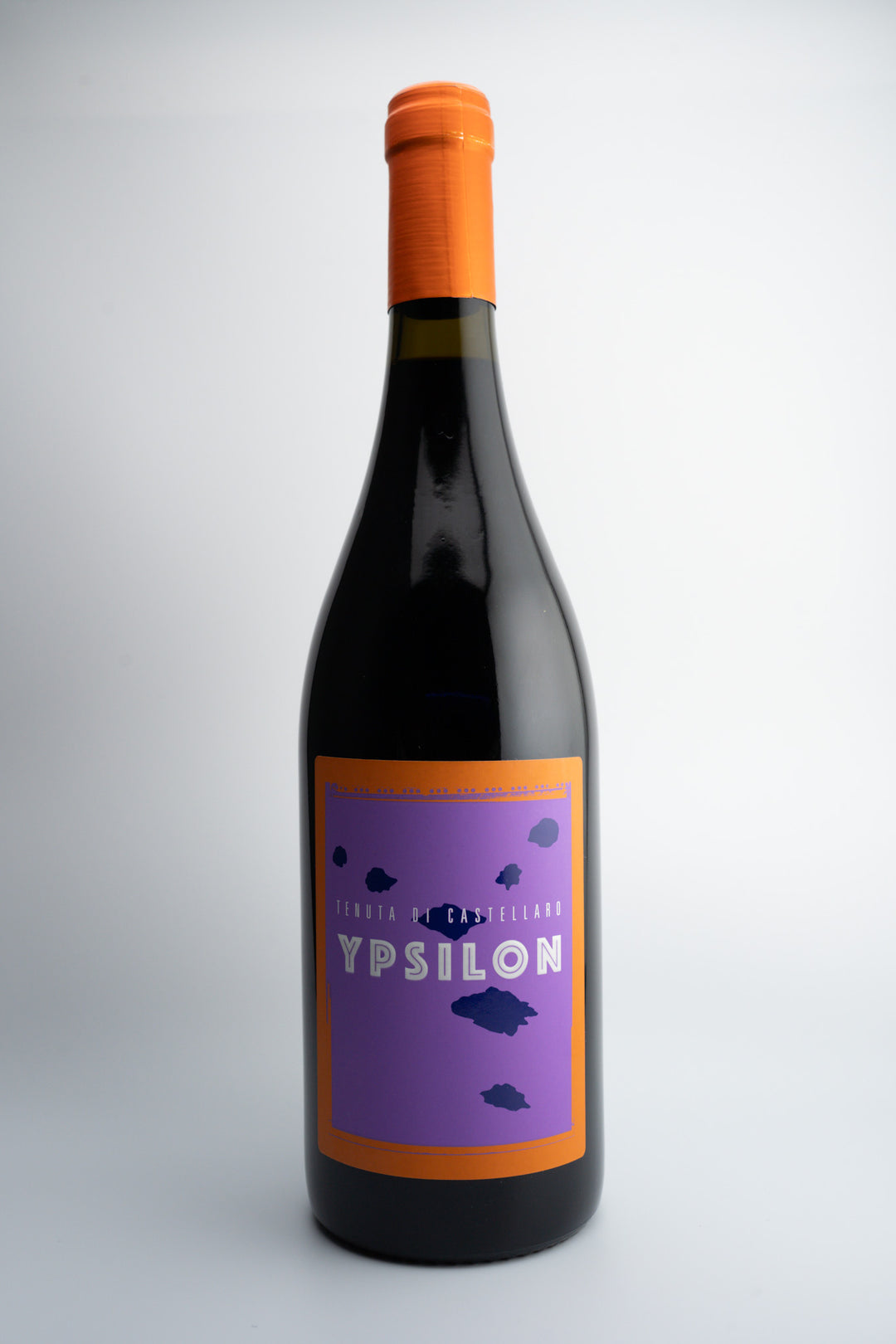 A bottle of 2020 Tenuta Castellaro 'Ypsilon' wine with an orange cap and a purple label, indicating it is a red wine from Terre Siciliane IGT, Sicily.