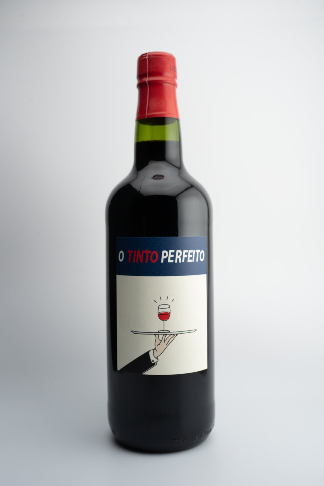 A bottle of 2020 Mateus Nicolau de Almeida 'O Tinto Perfeito' wine with a label that includes the brand name and the phrase 'O Tinto Perfeito' in a simplistic design.